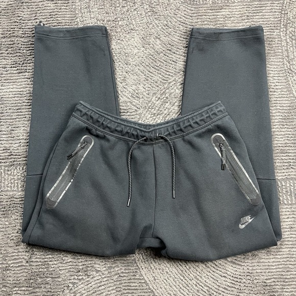 Nike Tech Fleece Joggers XL Black Tapered Sweatpants Zip Pockets Drawstring - Picture 1 of 6